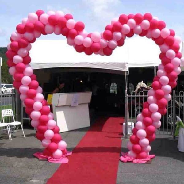 Heart-Shaped Arch Decoration