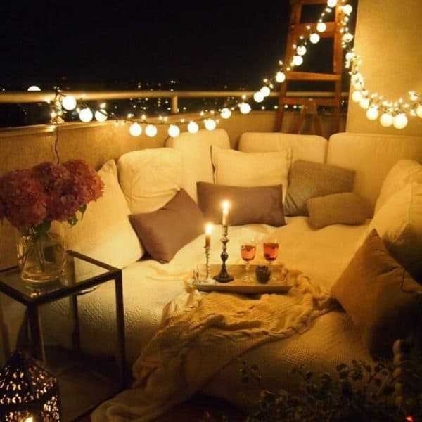20 Simple candle light dinner setup at home with candles, rose petals, and elegant table decor for a romantic evening